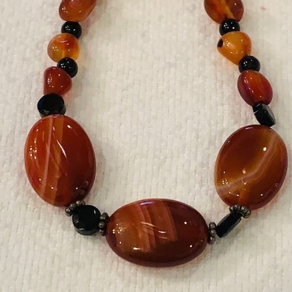 Natural stone black bead spacer graduated sizes silver clasp - Picture 1 of 8